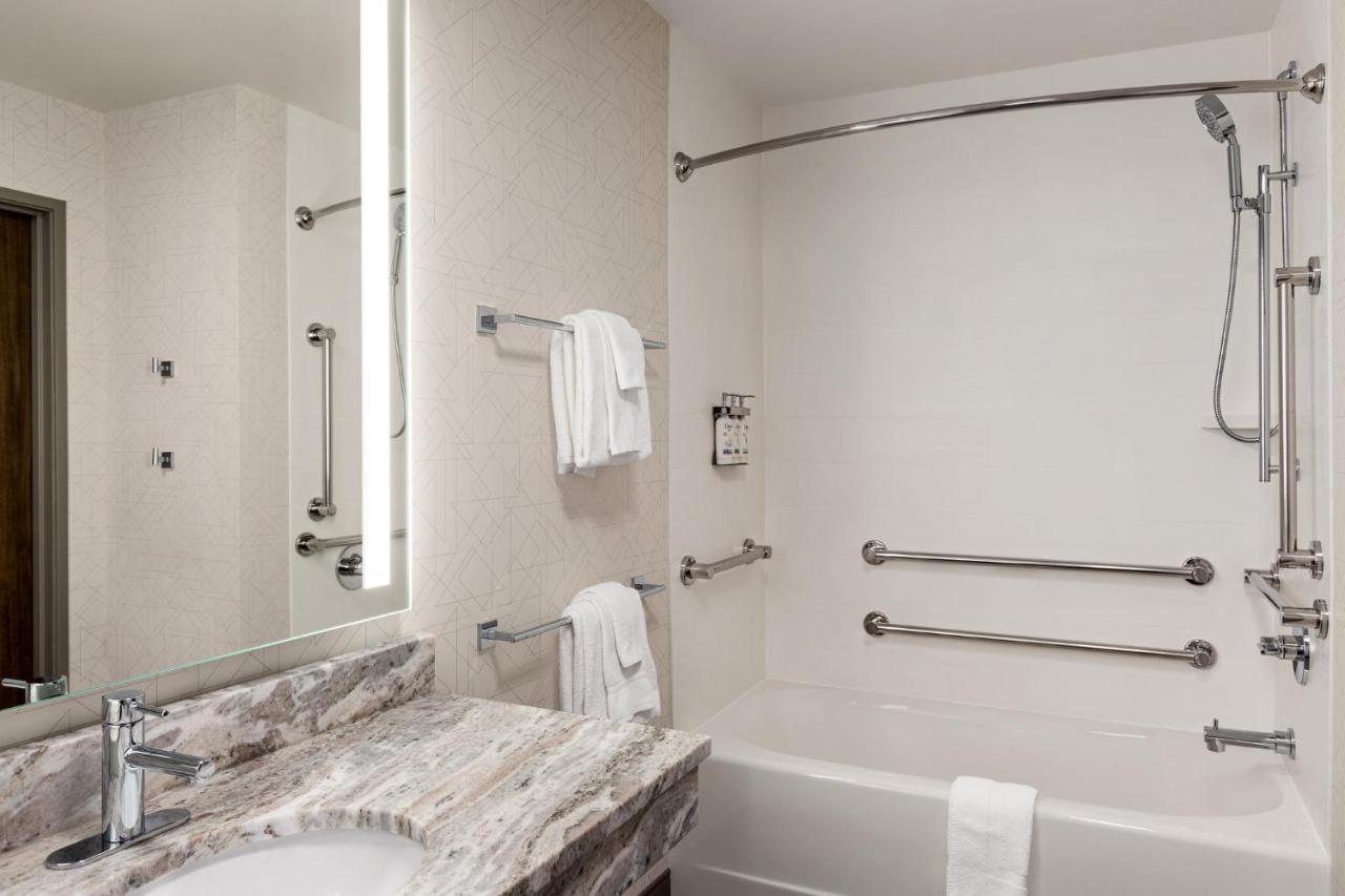 Holiday Inn Express & Suites East Greenbush Albany-Skyline An Ihg Hotel Rensselaer Extérieur photo