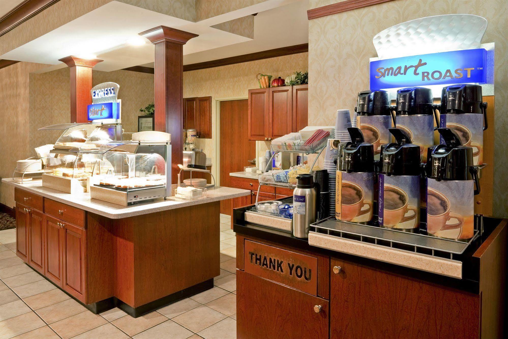 Holiday Inn Express & Suites East Greenbush Albany-Skyline An Ihg Hotel Rensselaer Extérieur photo